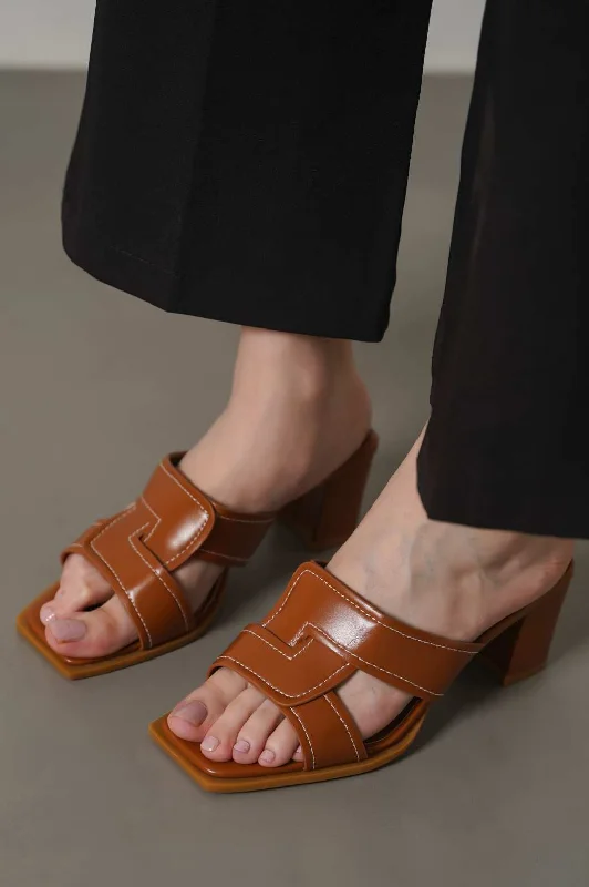 Pay Less CROSSOVER BLOCK HEELS