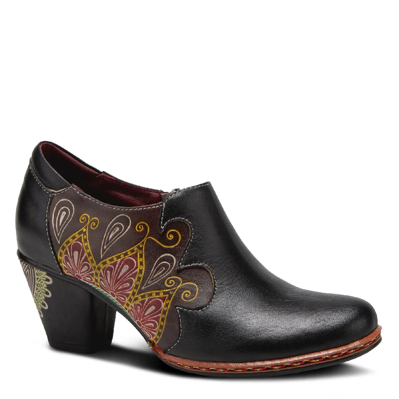 Weekend Discounts to Snag Zami Hand Painted Slip-on in Black
